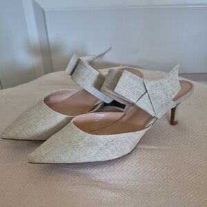 Bandolino Cream Heels with Bow Accent